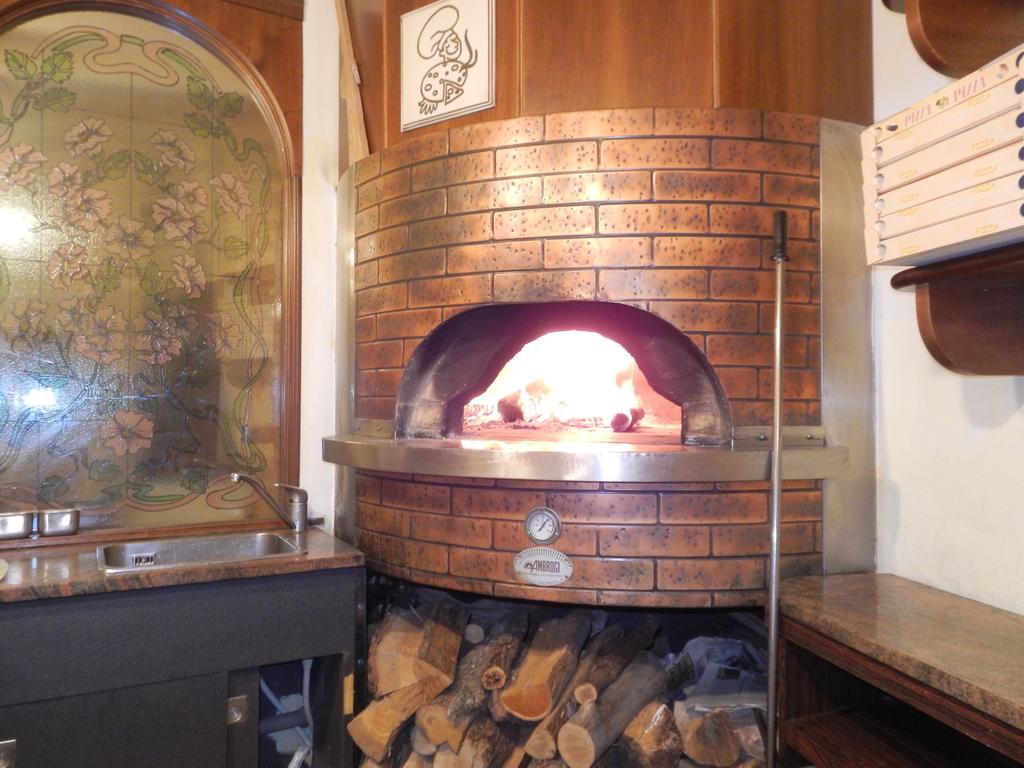 Risthotel Pizzeria Italia Godiasco Zewnętrze zdjęcie